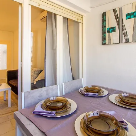 Amazing In With Kitchen Apartament *